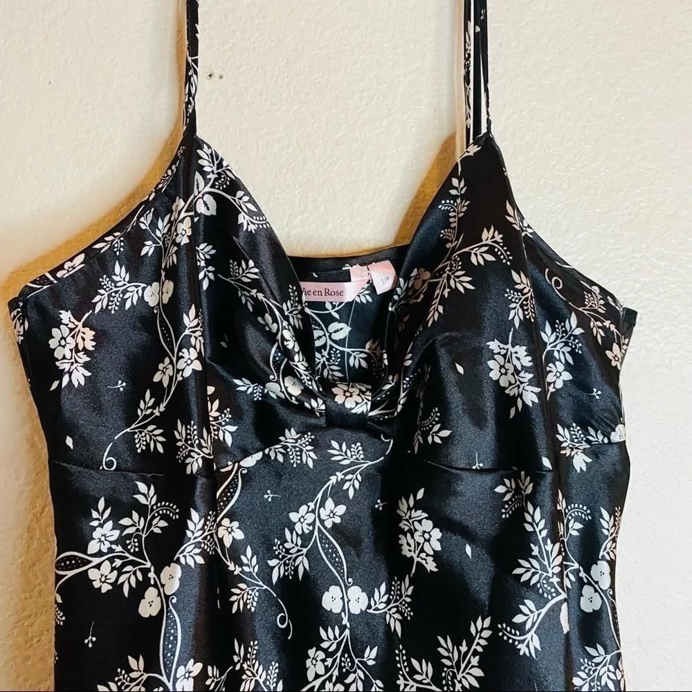 La Vie en Rose Floral Camisole Size: Small - Picture 3 of 4